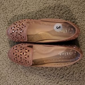 Girl's dress shoes